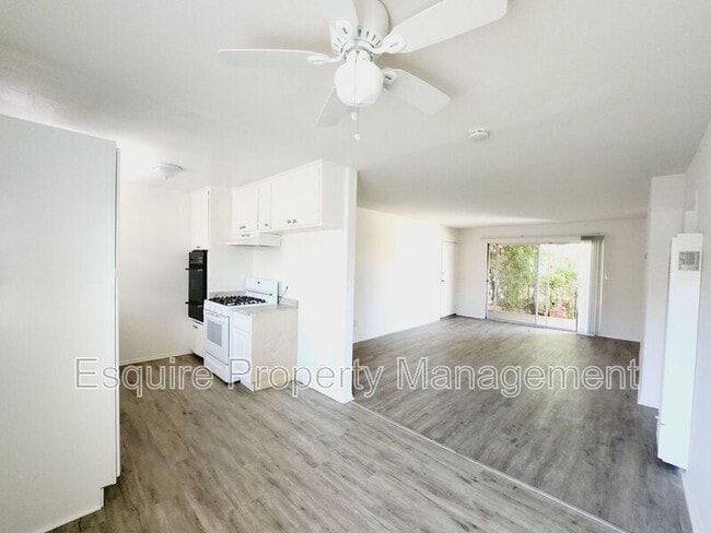 Building Photo - 2064 N Ventura Rd