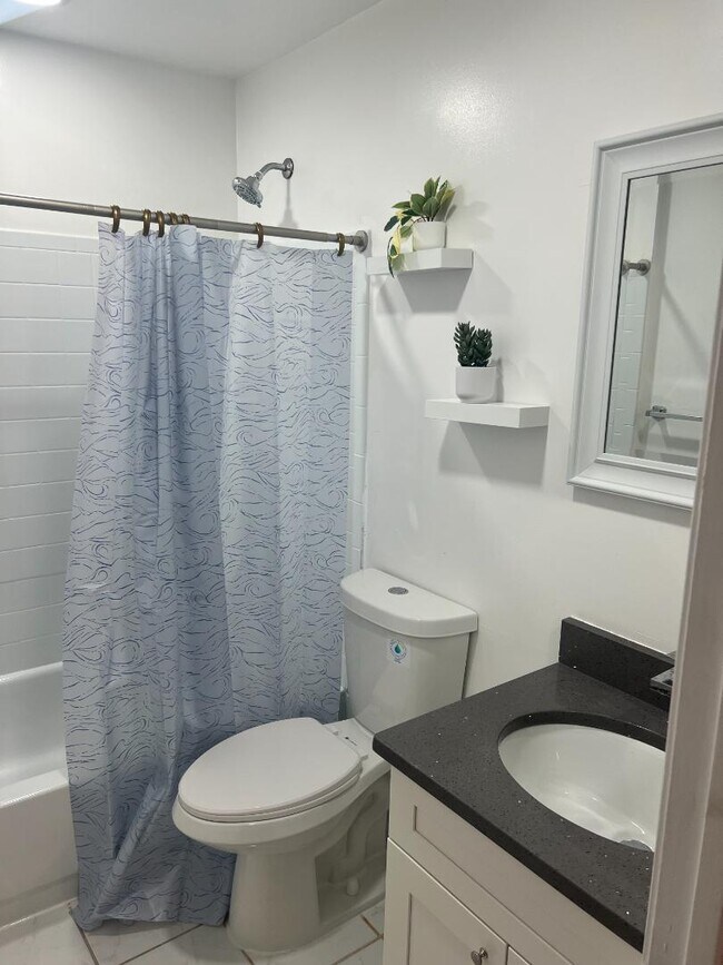 Building Photo - 157 W Market St