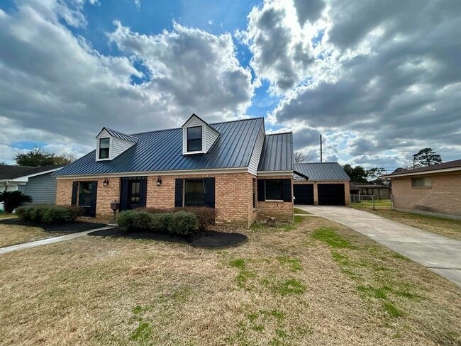 Building Photo - 6275 Westgate Dr