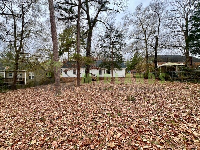 Building Photo - 237 Devonport Dr