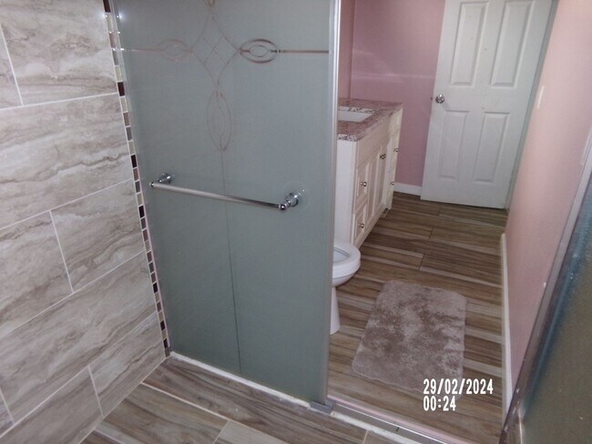 Building Photo - 4bd 1ba Home