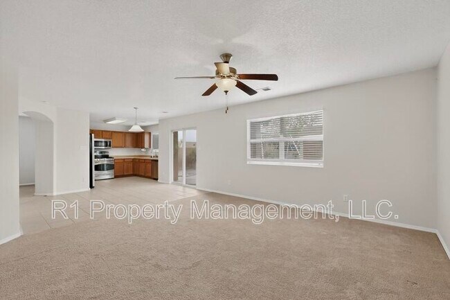 Building Photo - 2713 Violeta Cir SE