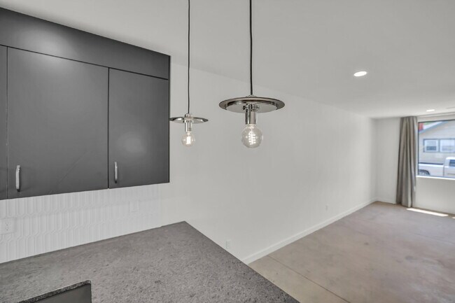 Building Photo - Brand-New Townhome Just Minutes from Downt...