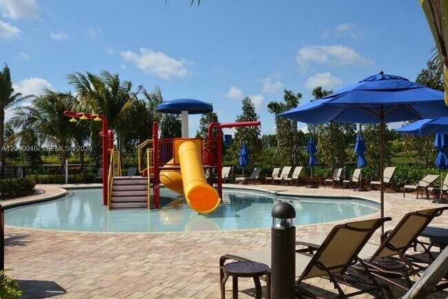 Building Photo - 8630 Lakeside Bnd