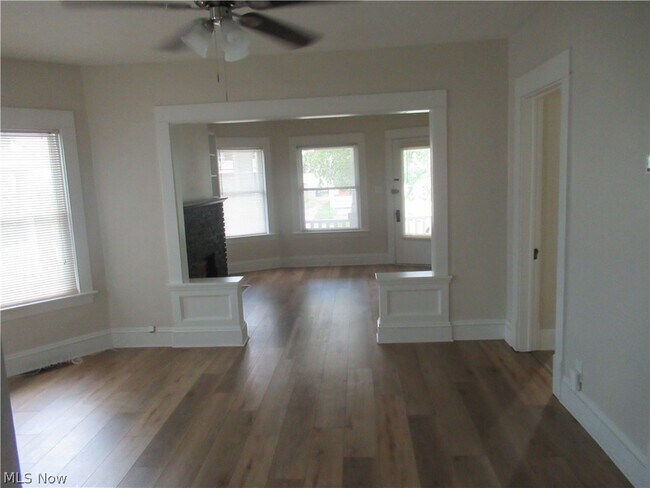 Building Photo - 1520 Ridgewood Ave
