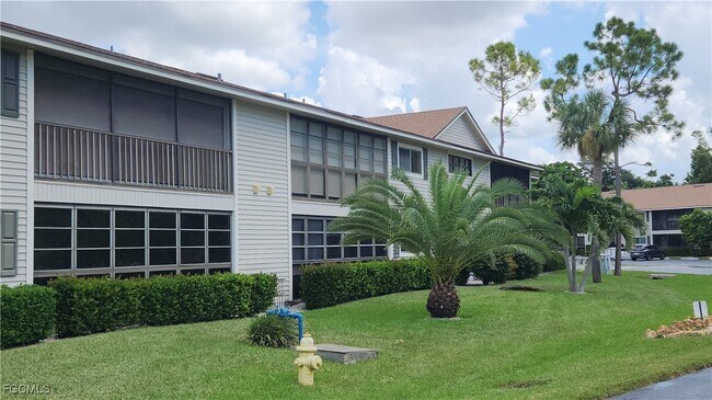 Building Photo - 8151 S Woods Cir