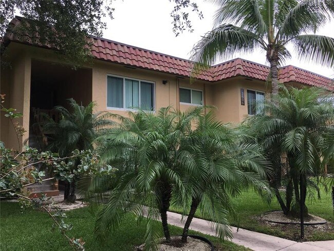 Building Photo - 2804 NW 39th Way