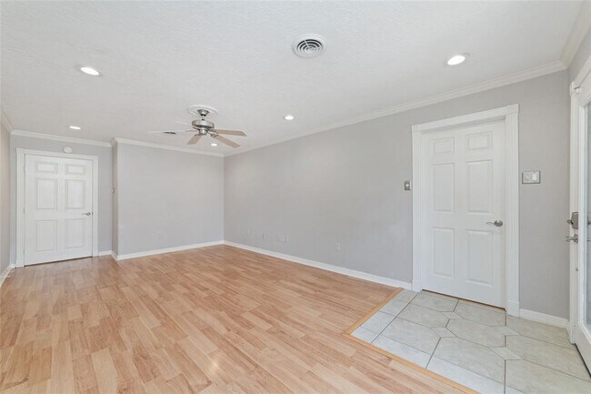 Building Photo - 4118 Donna Lynn Dr