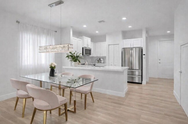 Building Photo - 4234 N Dixie Hwy