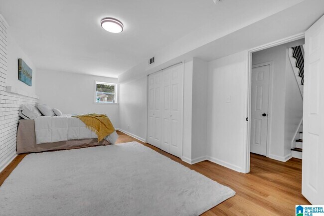 Building Photo - 917 S Forrest Dr