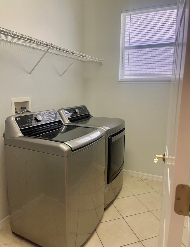 Building Photo - 7041 Pasturelands Pl