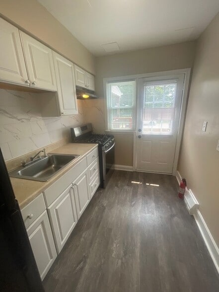 Building Photo - 551 Welbrook Rd
