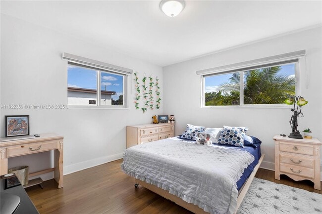 Building Photo - 7915 SW 23rd St