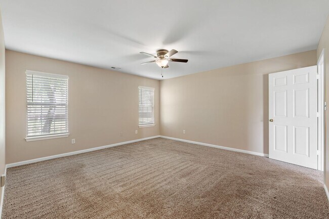 Building Photo - Spacious 3 Bedroom Home Near Downtown Greer with Large Backyard and 2-Car Garage.
