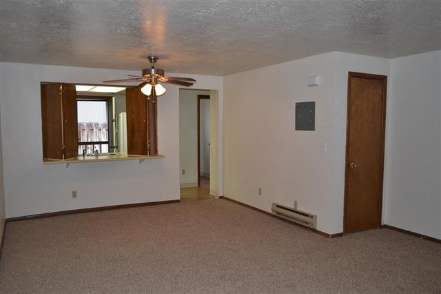 Building Photo - 2 Bedroom 1.5 Bathroom 4 plex (6 month lea...