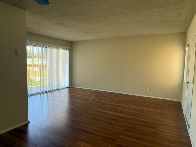 Building Photo - Valley Village-One Bedroom Apartment – Lig...