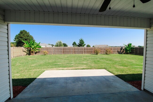 Building Photo - 147 Stonebrook Way