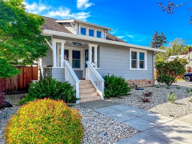 Building Photo - Fully Furnished Modern Home in the Desirable Alphabet Streets