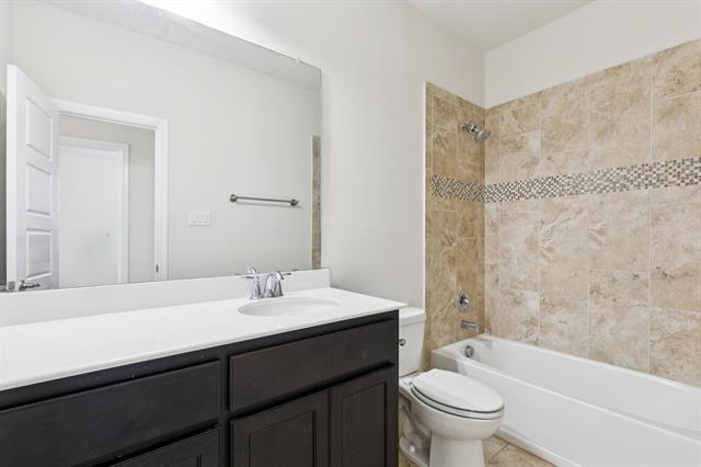Building Photo - 913 Parkside Dr