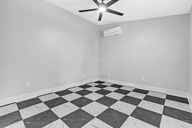 Building Photo - 2245 Monroe Ave