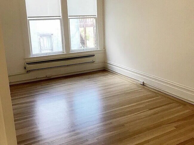Building Photo - "Charming 1-Bedroom Haven in Vibrant San Francisco's Heart!"