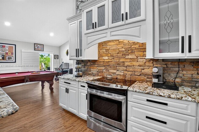 Building Photo - 9505 Majestic Way