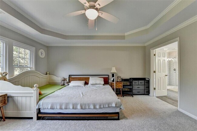 Building Photo - 355 Gaines Oak Way