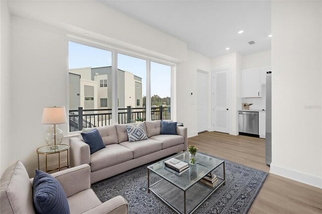 Building Photo - 878 TETBURY Lp