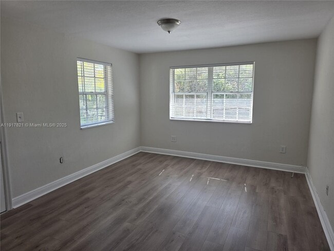 Building Photo - 30 Phoenetia Ave