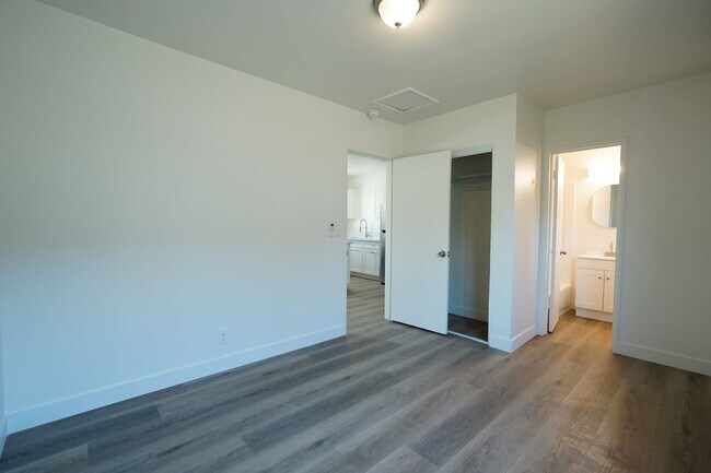 Building Photo - 3447-3449 Dwight Ave