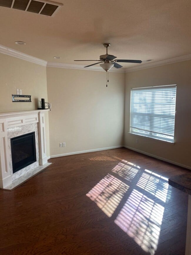 Building Photo - 5500 Muth Ct