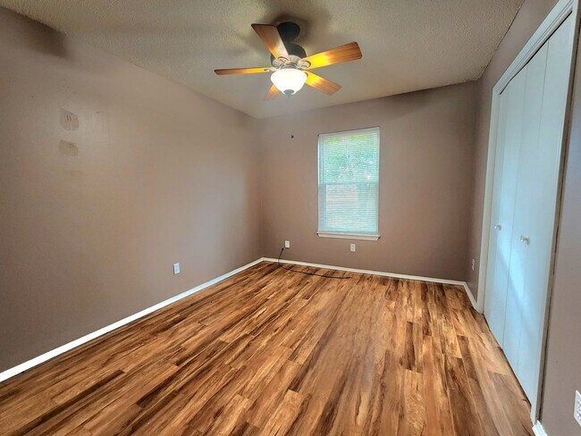 Building Photo - 3314 Marion Oaks Way