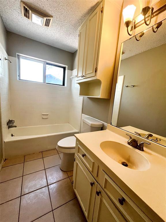 Building Photo - 2307 Monarch Dr