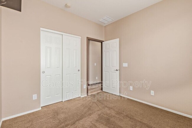 Building Photo - 2624 W Beautiful Ln