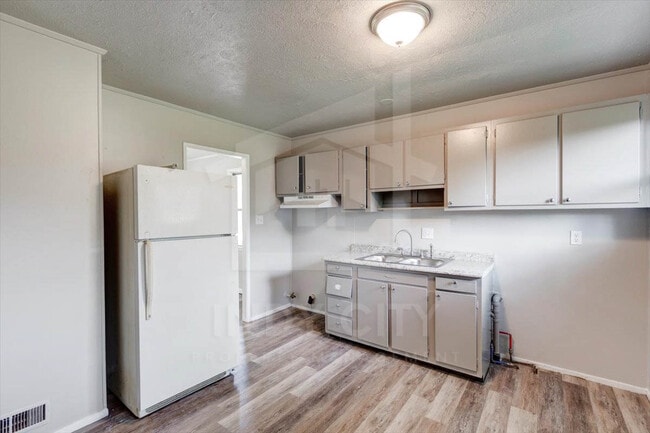 Building Photo - 7315 E 53rd St