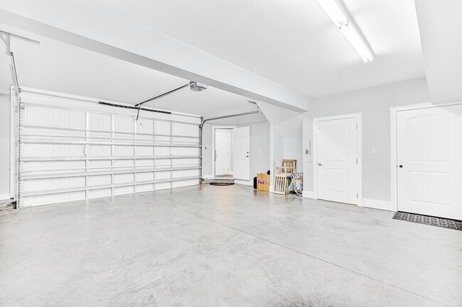 Building Photo - 7401 N Ocean Blvd