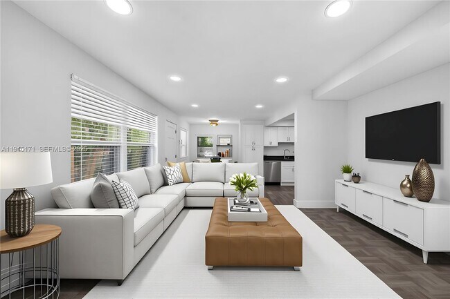 Building Photo - 924 NE 17th Terrace