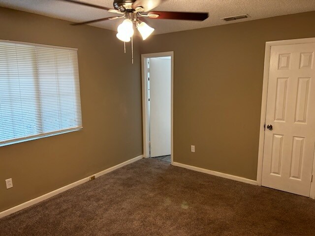 Building Photo - 1877 Rosanne St