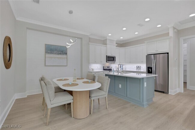 Building Photo - 8861 Yucatan Ct