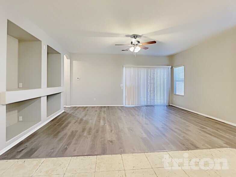 Building Photo - 117 S 125th Ave