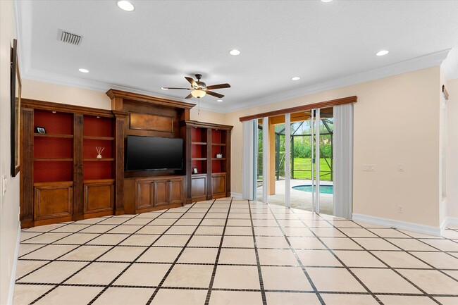Building Photo - 8882 Hidden Acres Dr