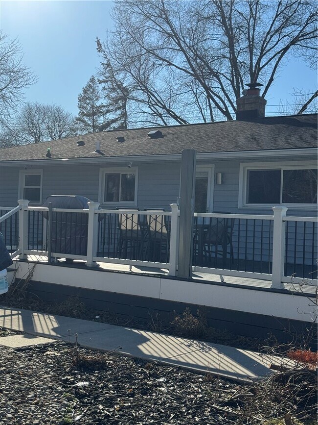 Building Photo - 548 Pinnacle Rd