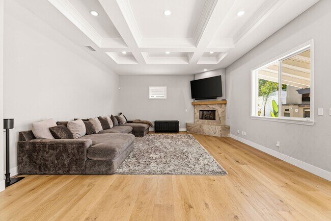 Building Photo - 1832 11th St