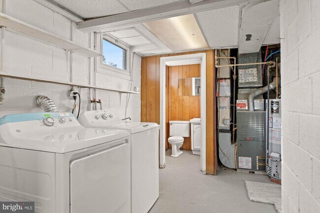 Building Photo - 309 Williams Rd