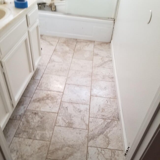 Building Photo - 981 Sierra Ave