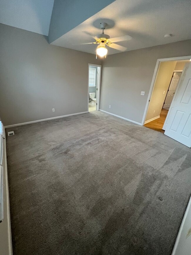 Building Photo - Beautiful 3 bed Ranch on Half an Acre with...