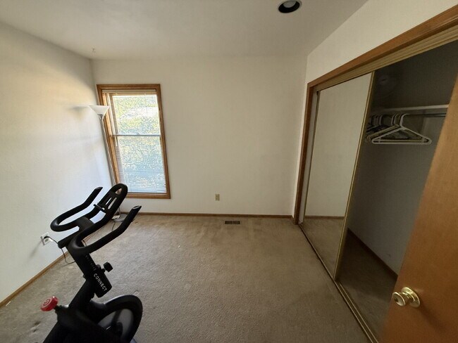 Building Photo - "Spacious 2-Bed, 2-Bath Retreat in Boulder – 1050 Sq Ft of open layout"