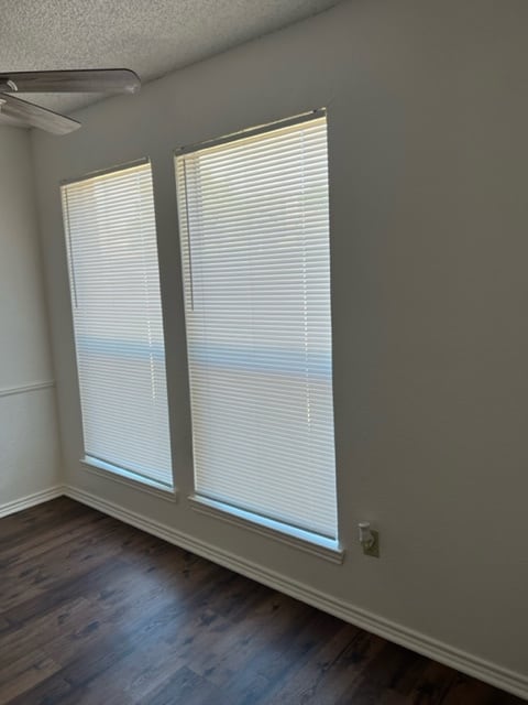 Building Photo - 1007 Spring Loop