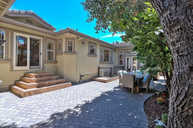 Building Photo - Saratoga 5 Bedrooms with Free Electricity from Solar System