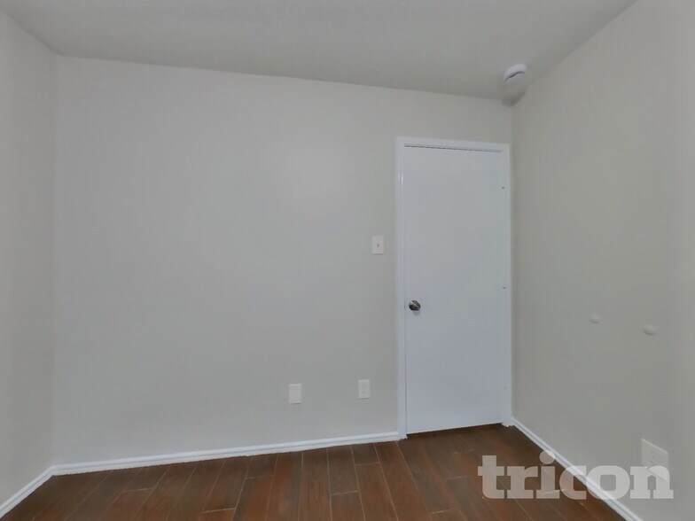 Building Photo - 7214 Winter Song Dr